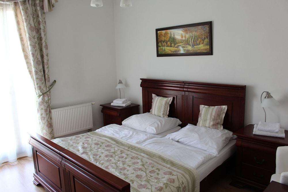 Hotel Oko Nitra Buitenkant foto